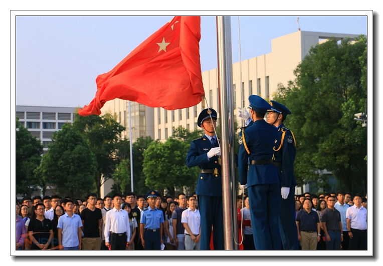 南航将军路校区升旗仪式 摄影：张钰