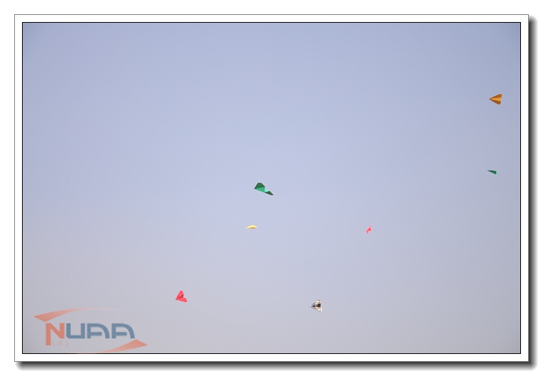 “飞梦”纸飞机编队飞行--青奥宣传指定项目,南航航模队专利发明