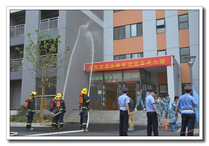 消防中队扑救火灾