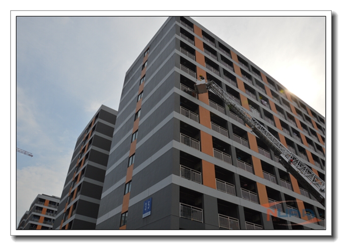 云梯车救援被困学生