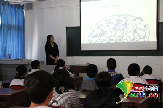 南京航空航天大学大学支教团开展以“来一斤母爱”为主题的班会活动。